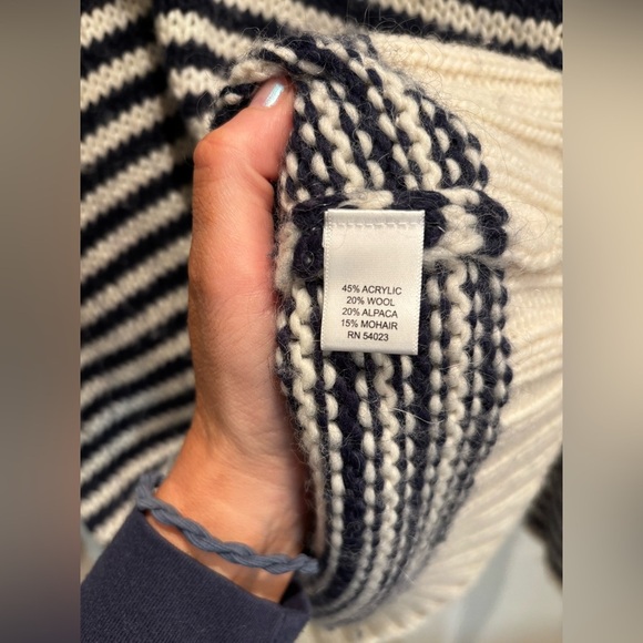 Banana Republic neck and Cream Striped cowl neck Sweater wool cabin core - Picture 4 of 12